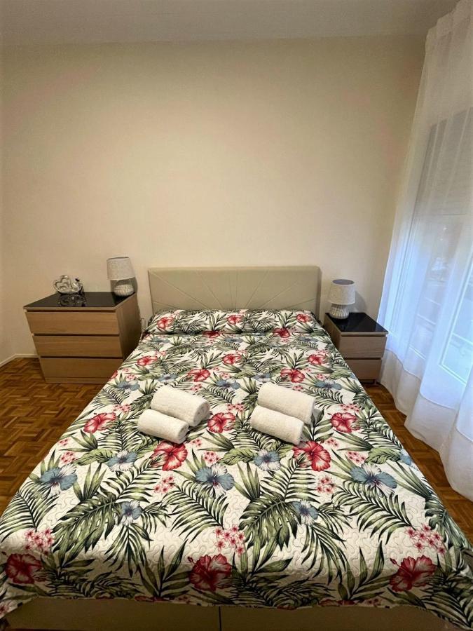 Villarroel Habitaciones Barcelona Ngoại thất bức ảnh